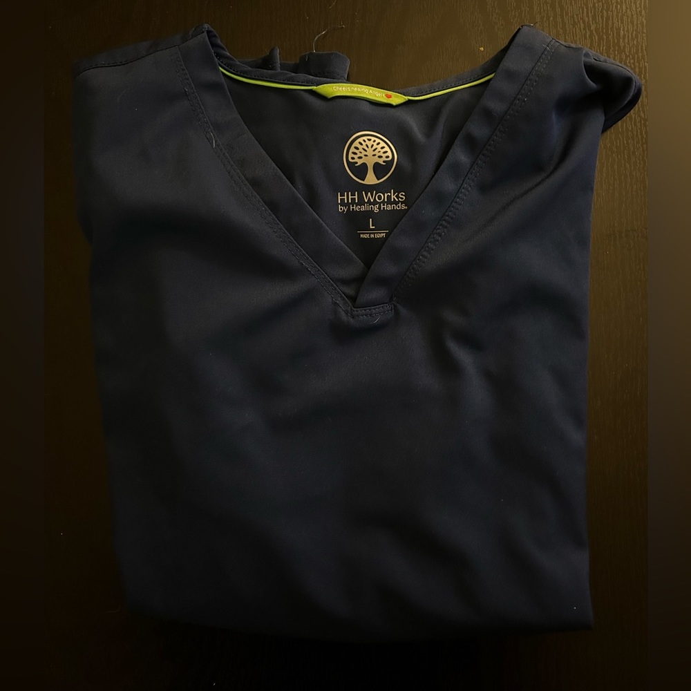 Healing Hands Scrub Set! Navy blue, size L top, M pants!